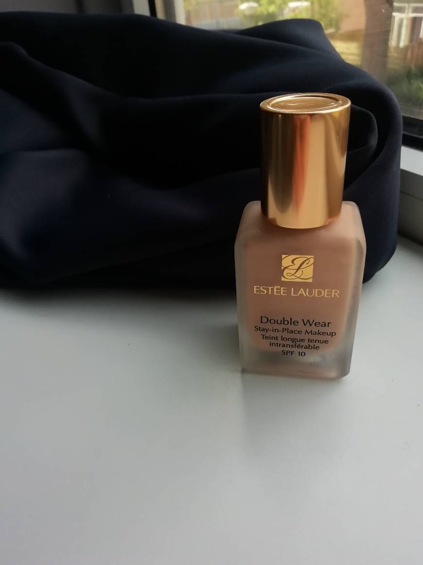 Belleza Estée Lauder, Acabado de maquillaje Shell Beige