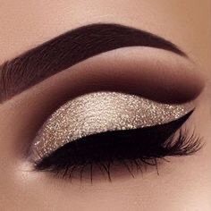 Social Cut crease