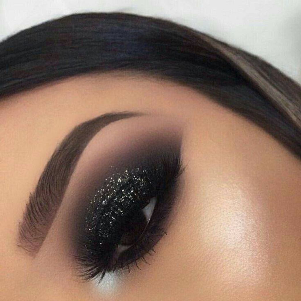 Moda Smokey eyes preto com glitter🖤✨