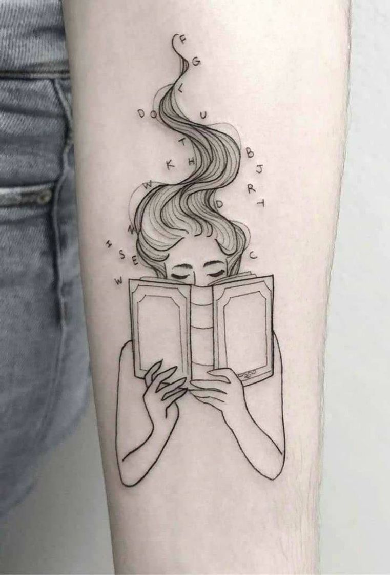 Fashion Tatuagem feminina livros 