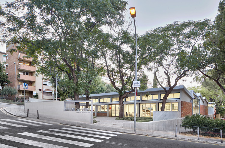 Lugar Albert Pérez Baró Public Library