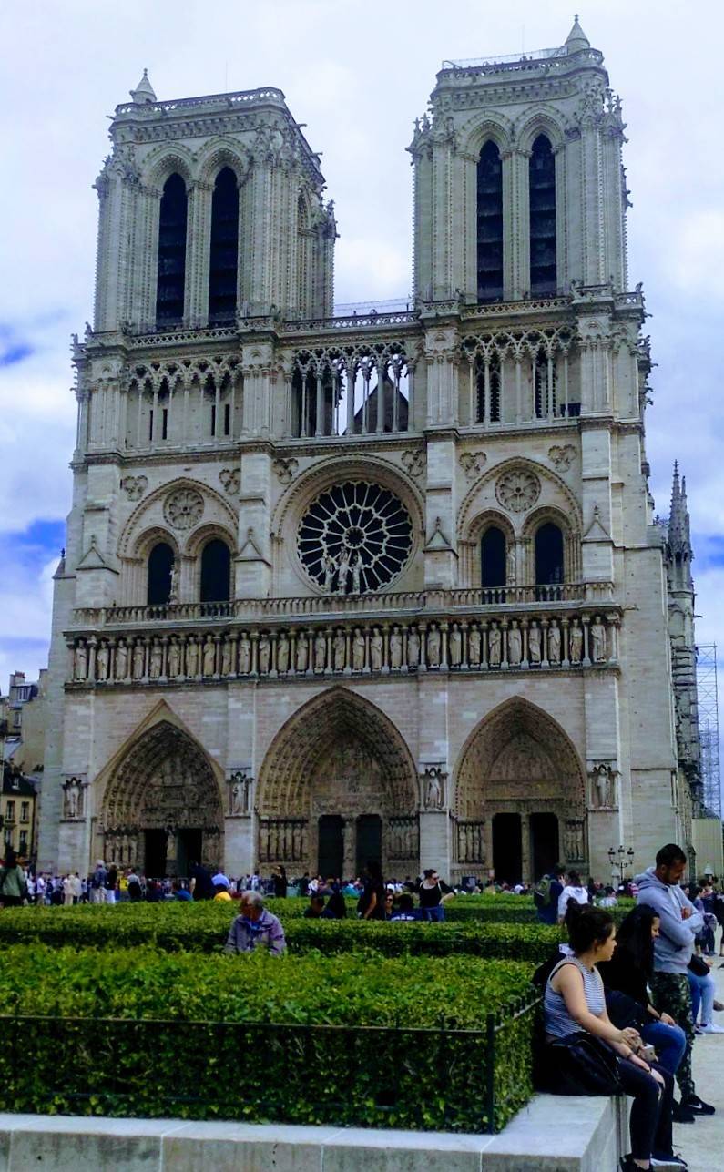 Place Notre Dame