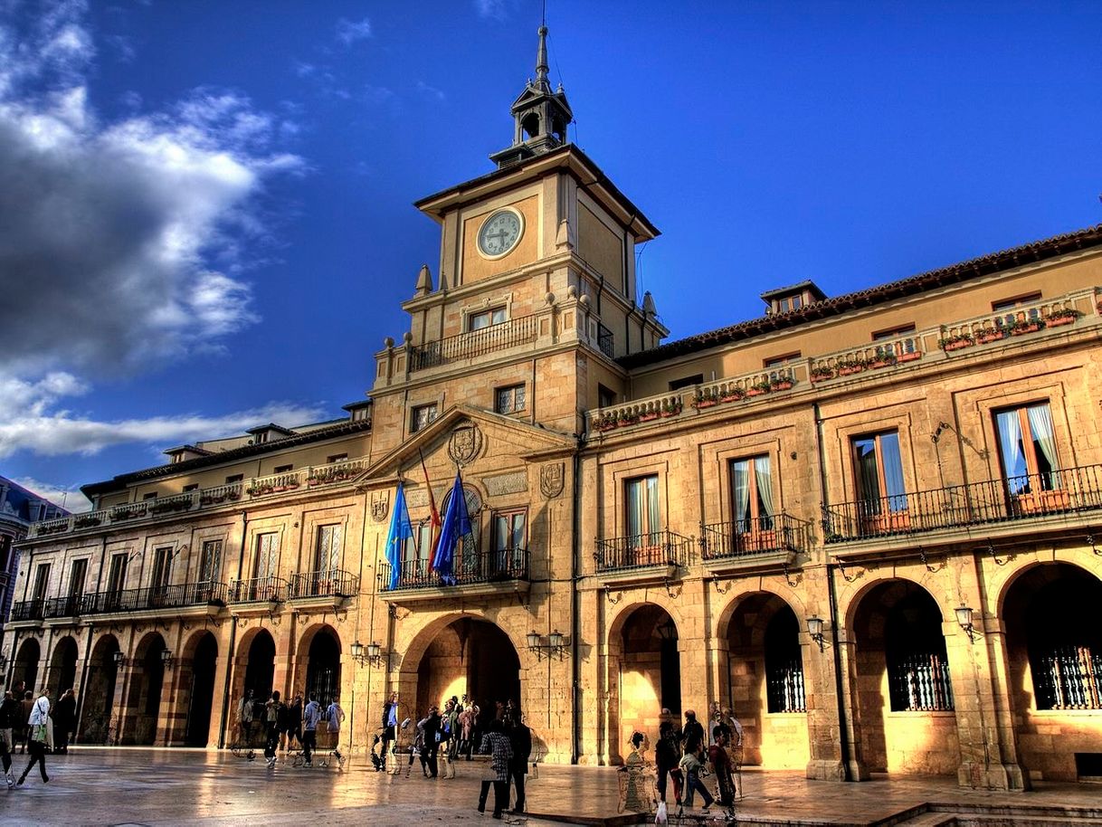 Place Ayuntamiento de Oviedo