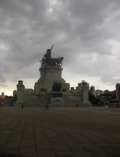 Place Monumento à Independência