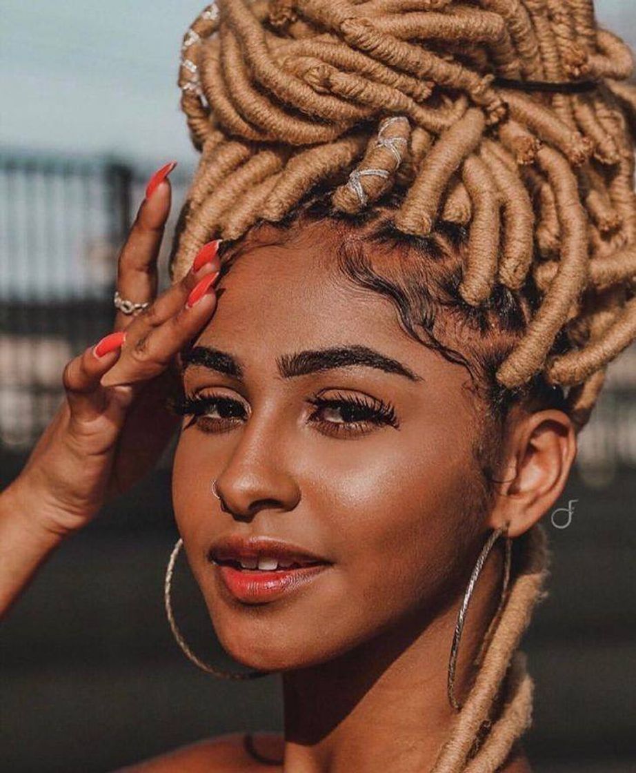 Moda Quer aprender a fazer esse dreads de lã? 😱Clica no link amg