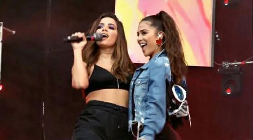 Greeicy e Anitta - Jacuzzi 