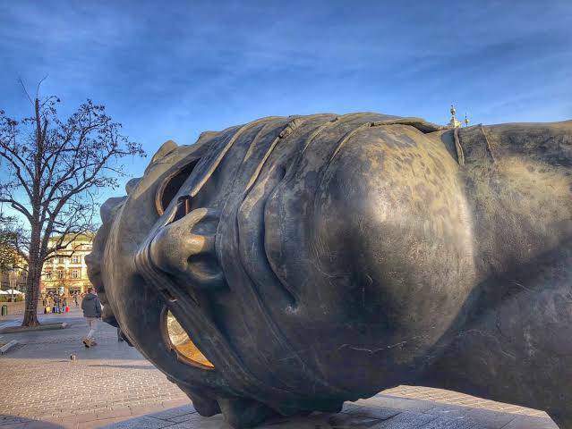 Place Rzeźba Mitoraja