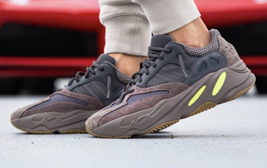 Social Yeezy Boost 700 "Mauve"