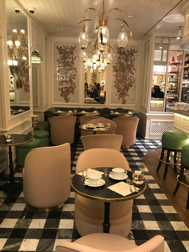 Restaurants Ladurée Lisboa - Fashion Clinic