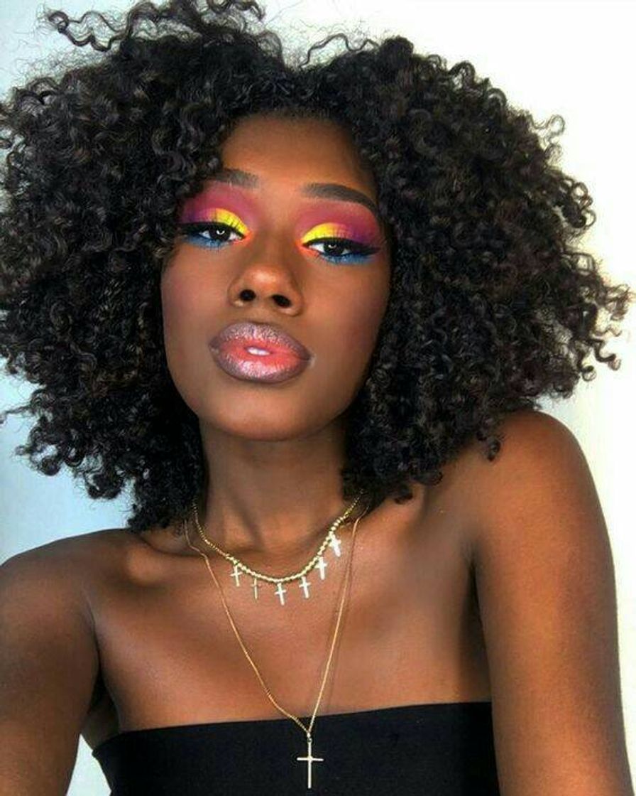 Fashion Maquiagem Colorida em pele Negra 