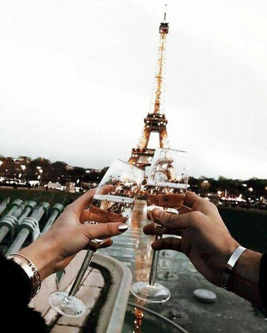 Place 𝑷𝒂𝒓𝒊𝒔🍷