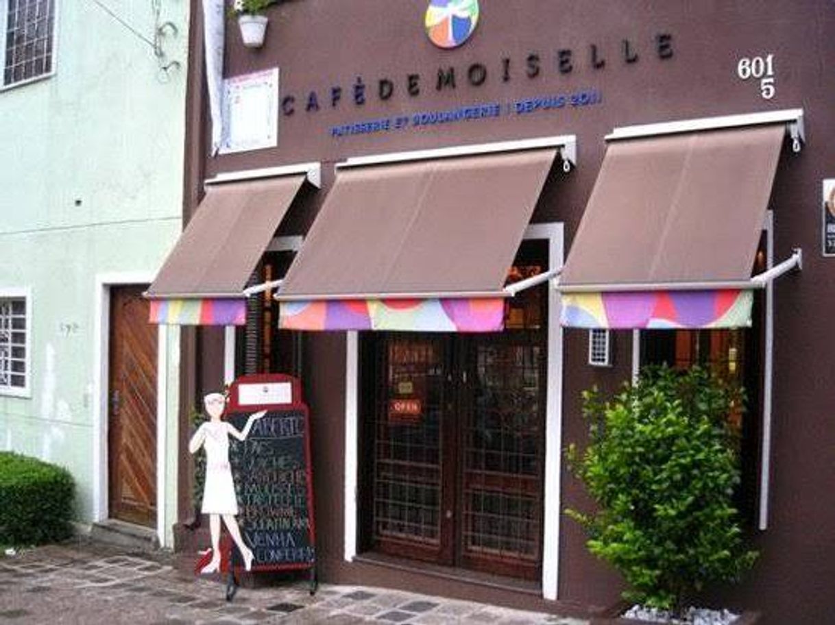 Fashion Café de Moiselle