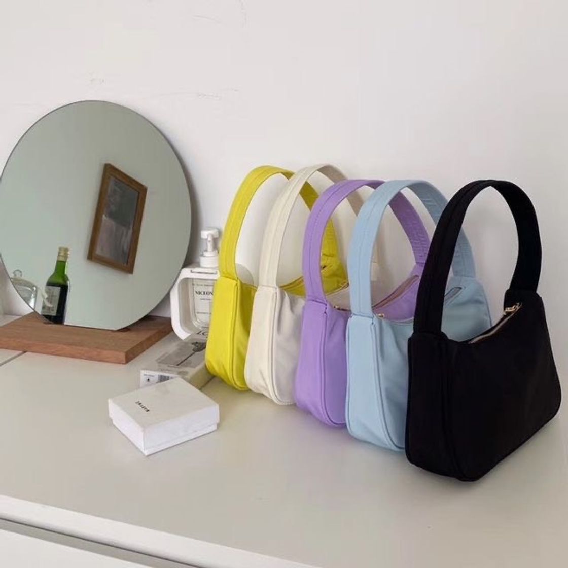 Moda shoulder bags 