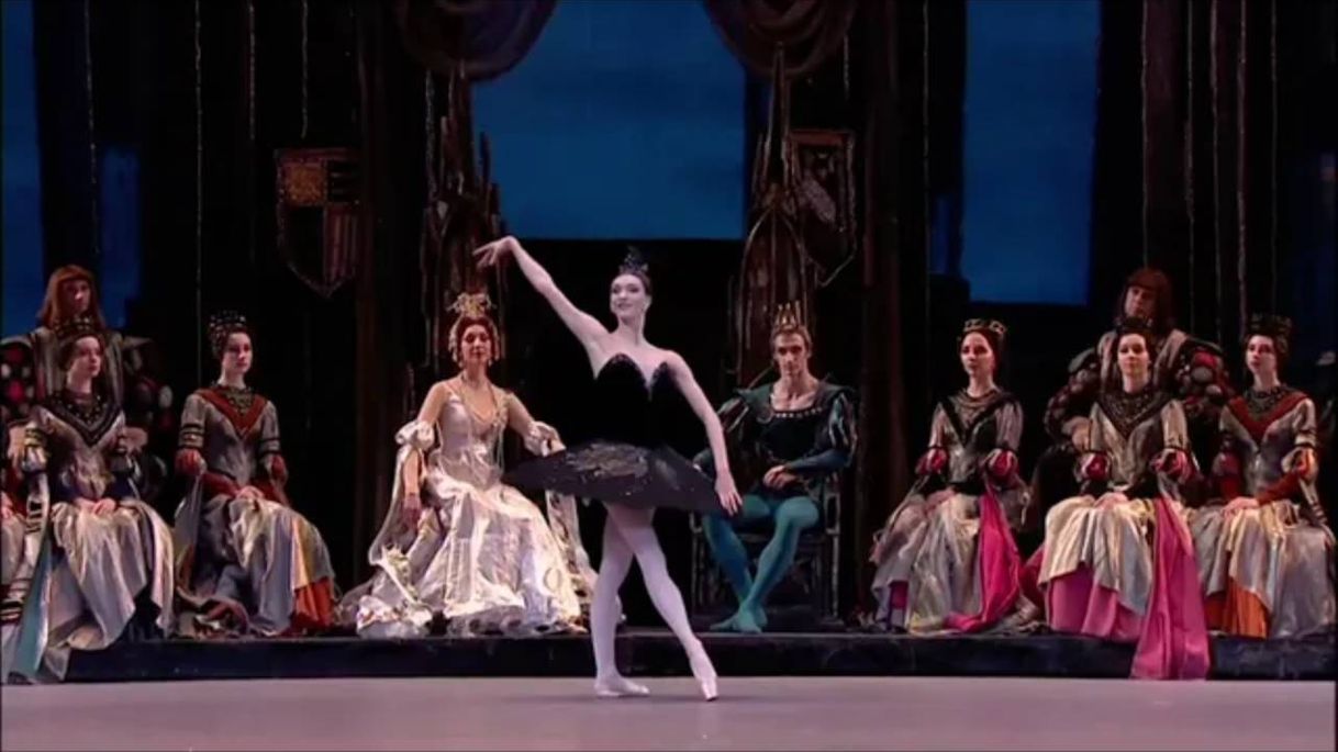 Social Lago do Cisne - Variação de Odile (Cisne Negro)