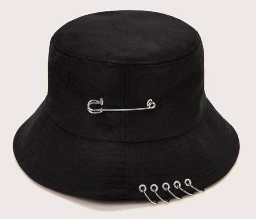 Chapéu preto com anéis