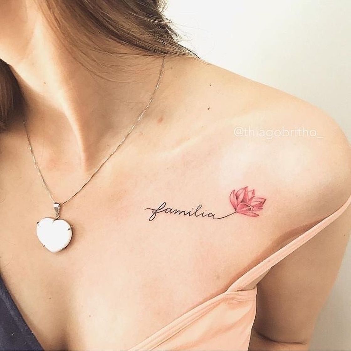 Moda Tatuagem feminina- escrita 𝚏𝚊𝚖𝚒𝚕𝚒𝚊