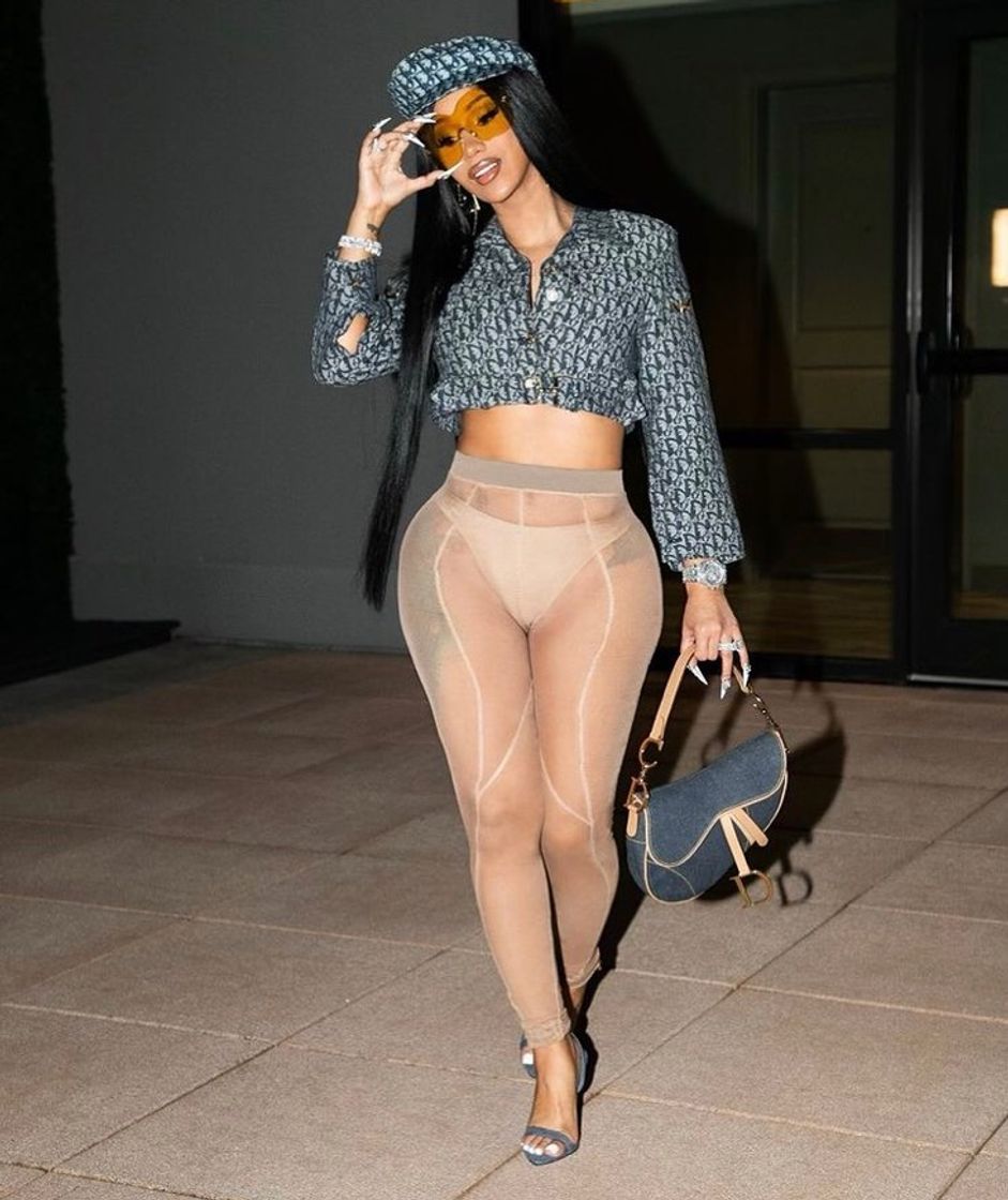 🇺🇸 singer- CARDI B 