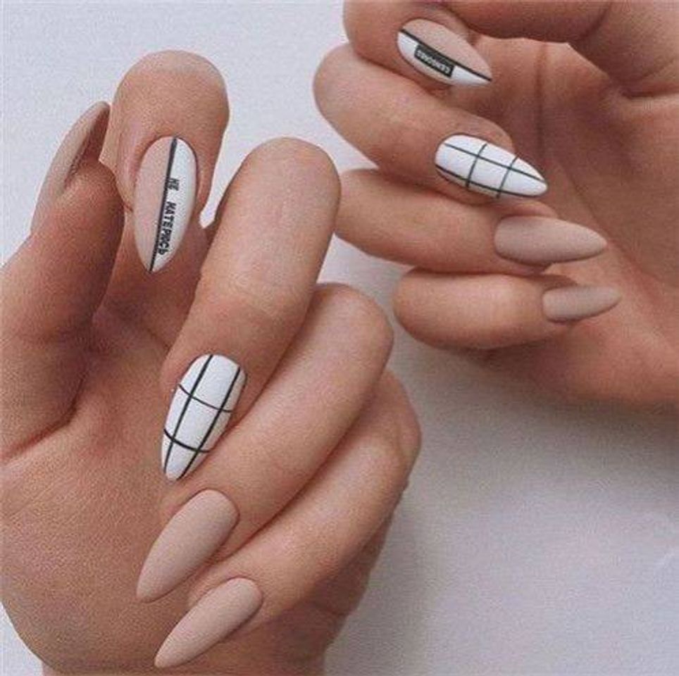 Moda Nail Inspo