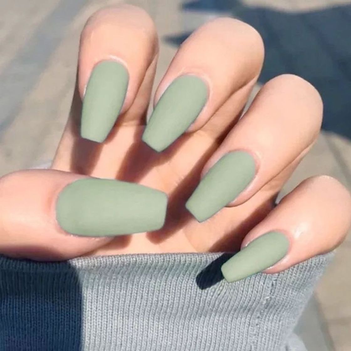 Fashion green nails