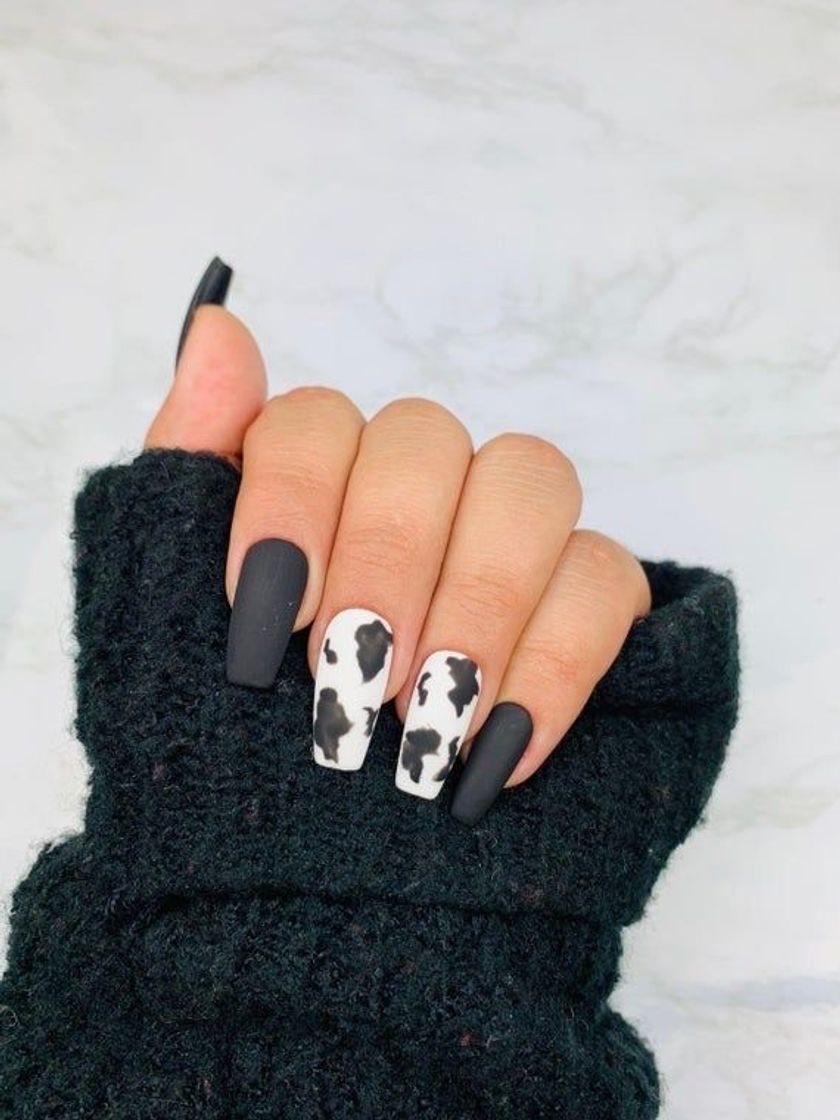 Moda cow nails