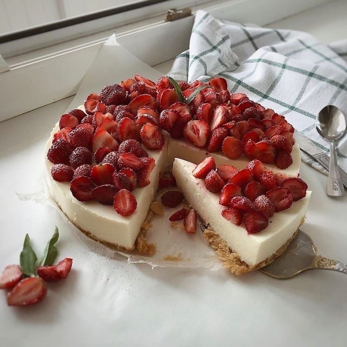 Restaurants strawberry cheesecake 