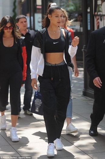 outfit bella hadid