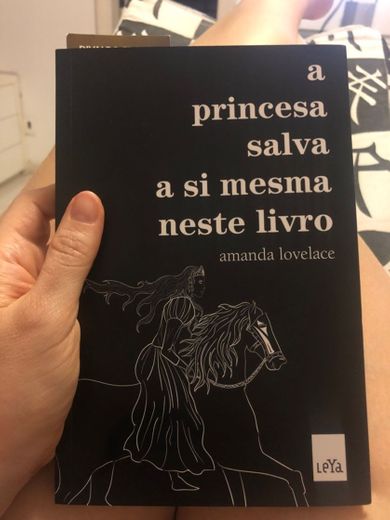 A Princesa Salva a Si Mesma Neste Livro