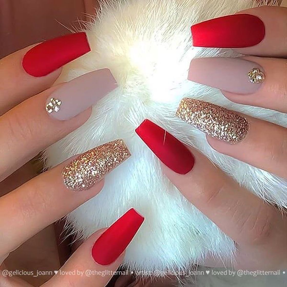 Fashion Red Nail Art