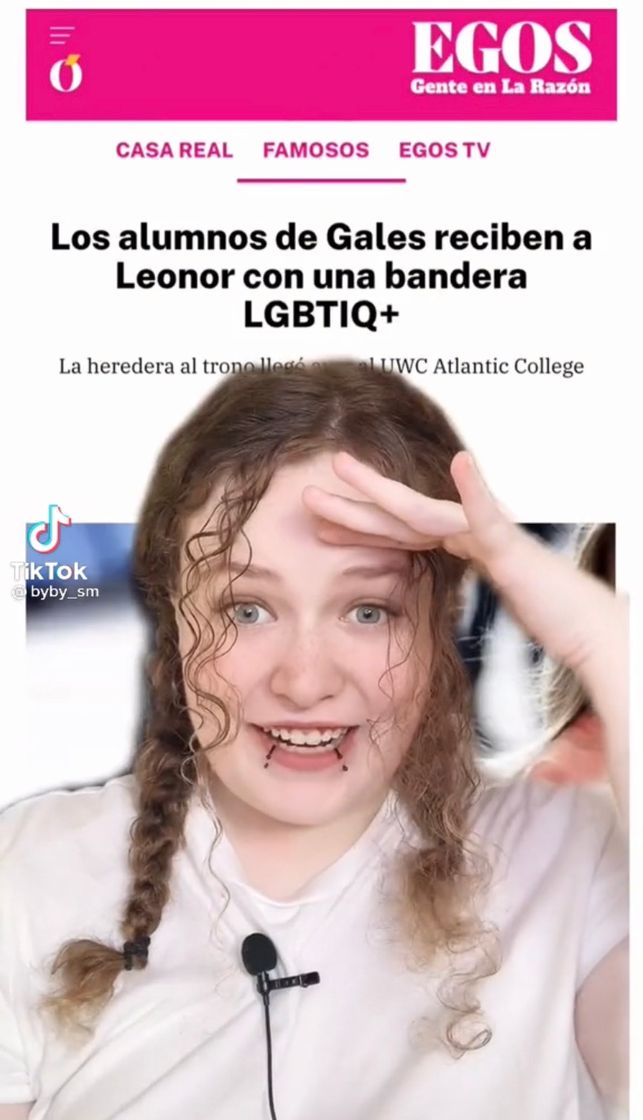 Fashion Reciben a Leonor con la bandea LGTB