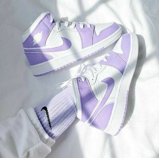 Air Jordan lilás