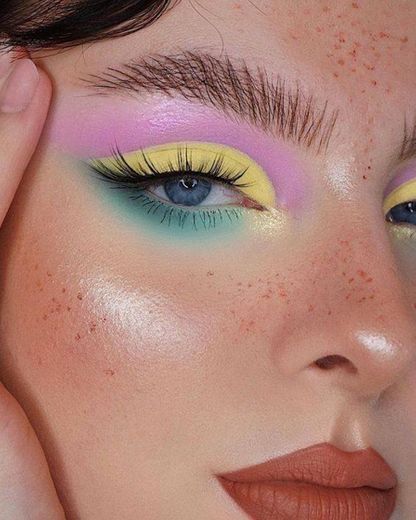 Pink, yellow and green makeup 🍡
