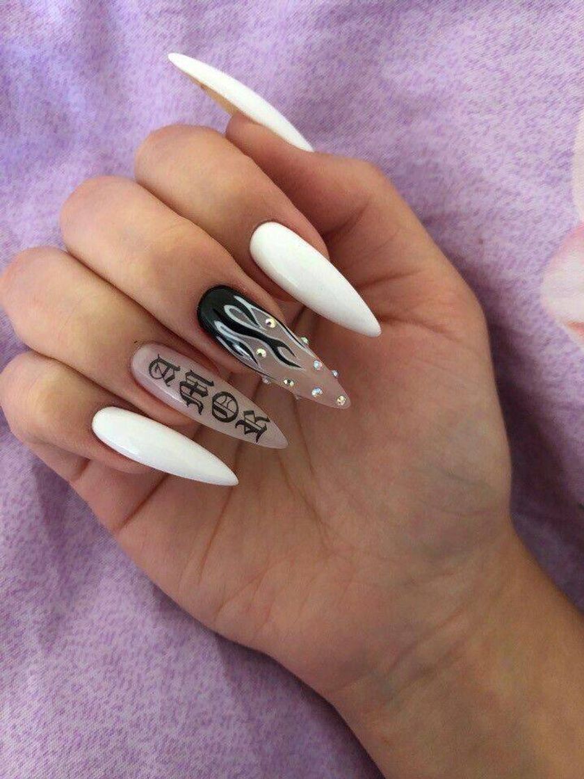 Moda Nails