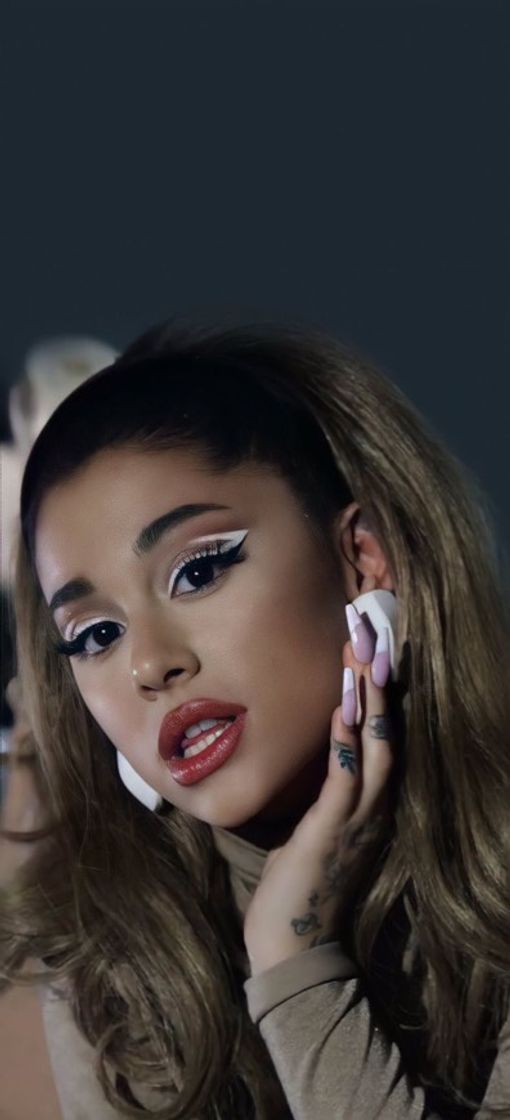 Fashion Ariana Beauty 