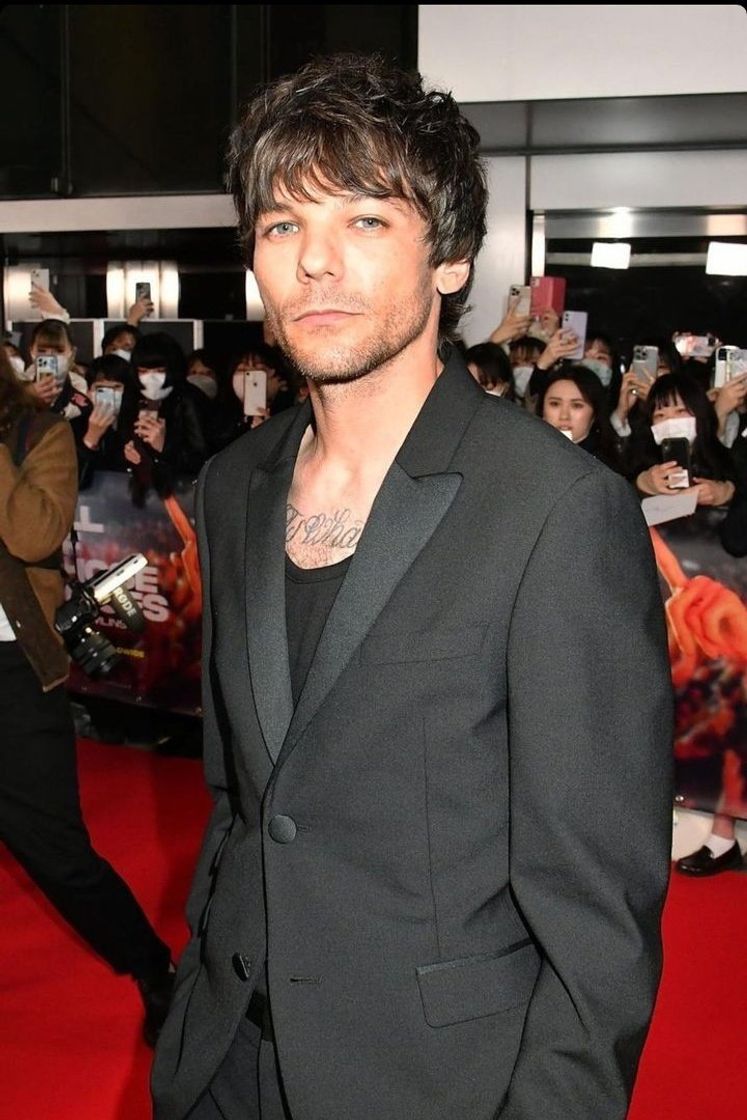 Social Louis Tomlinson 