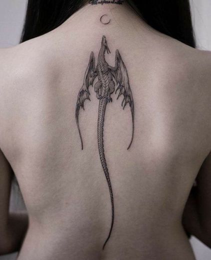 Tattoo dragão nas costas 