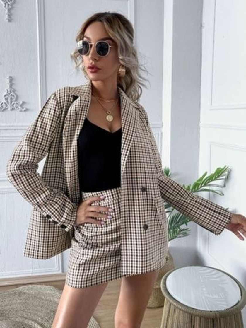 Moda Blazer de cuadros con botones con falda