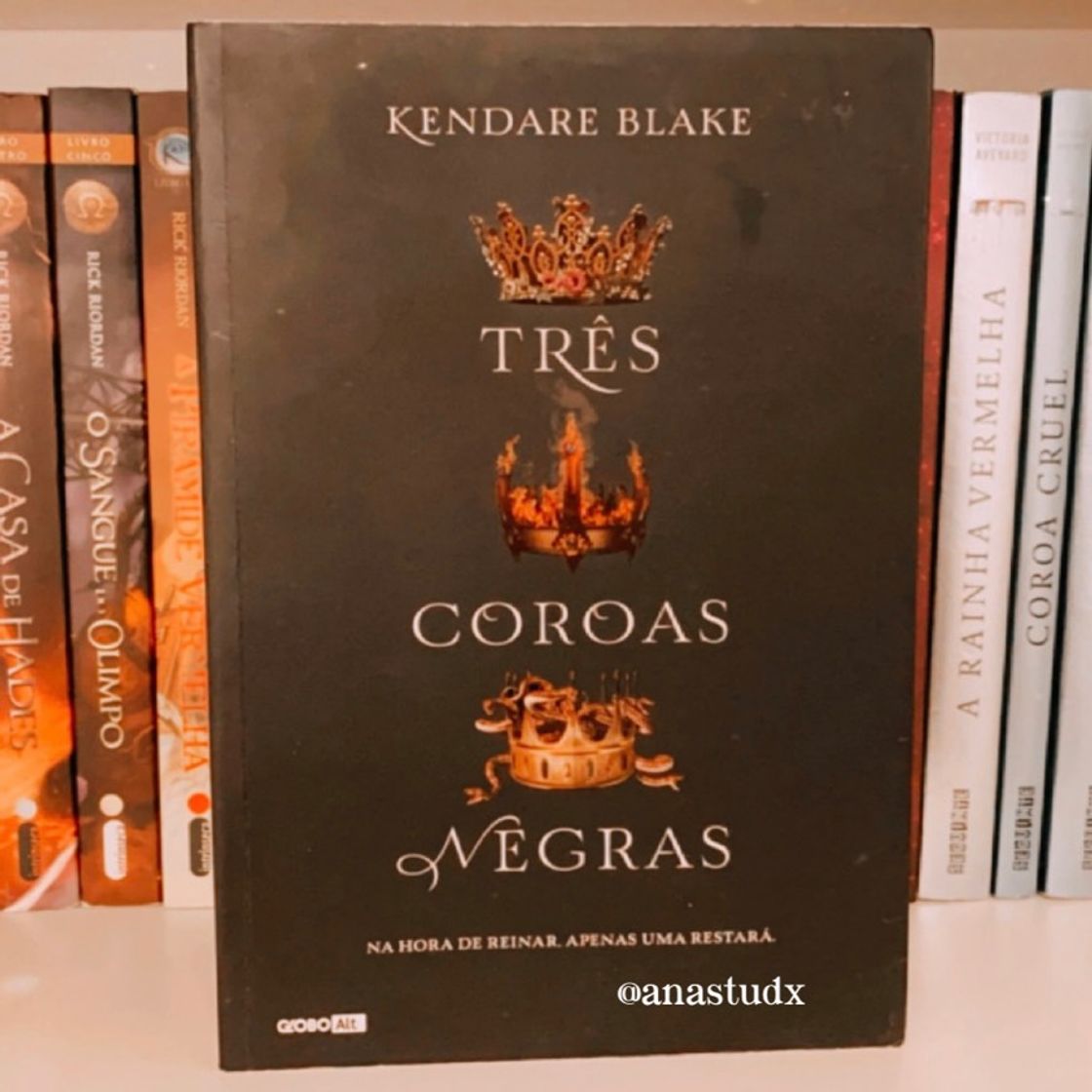 Libro Três coroas negras - Kendare Blake