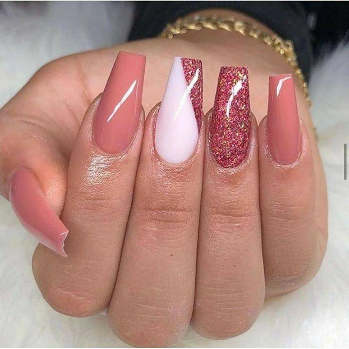 Moda pink nail