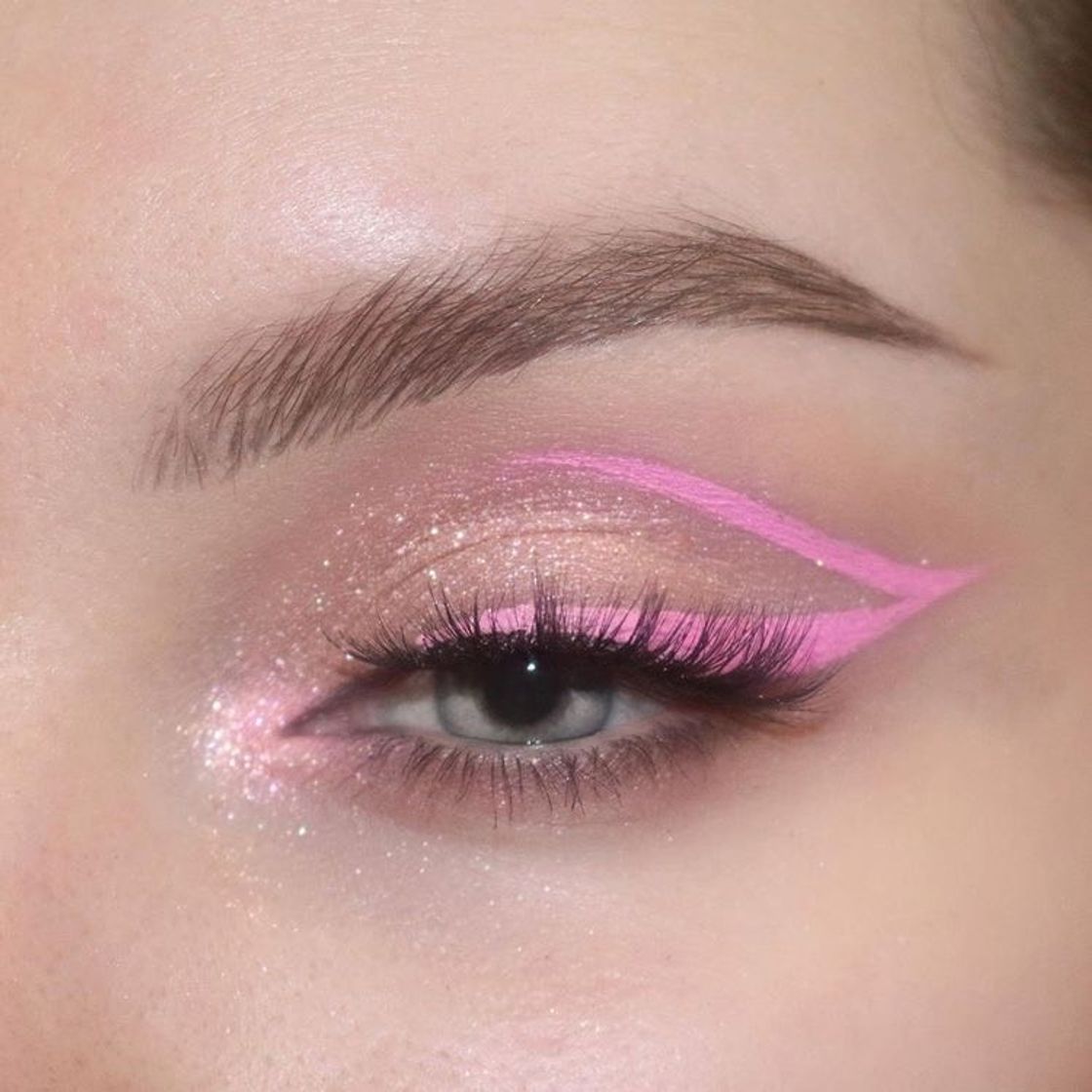 Fashion delineado rosa com glitter