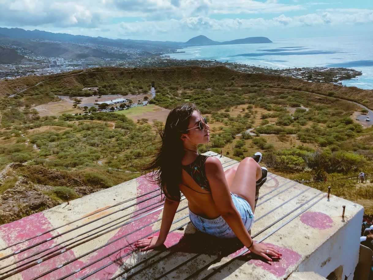 Place Diamond Head Crater Hike