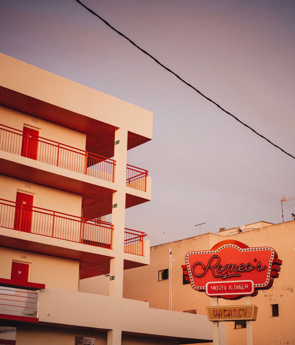 Lugar Romeo's Motel & Diner