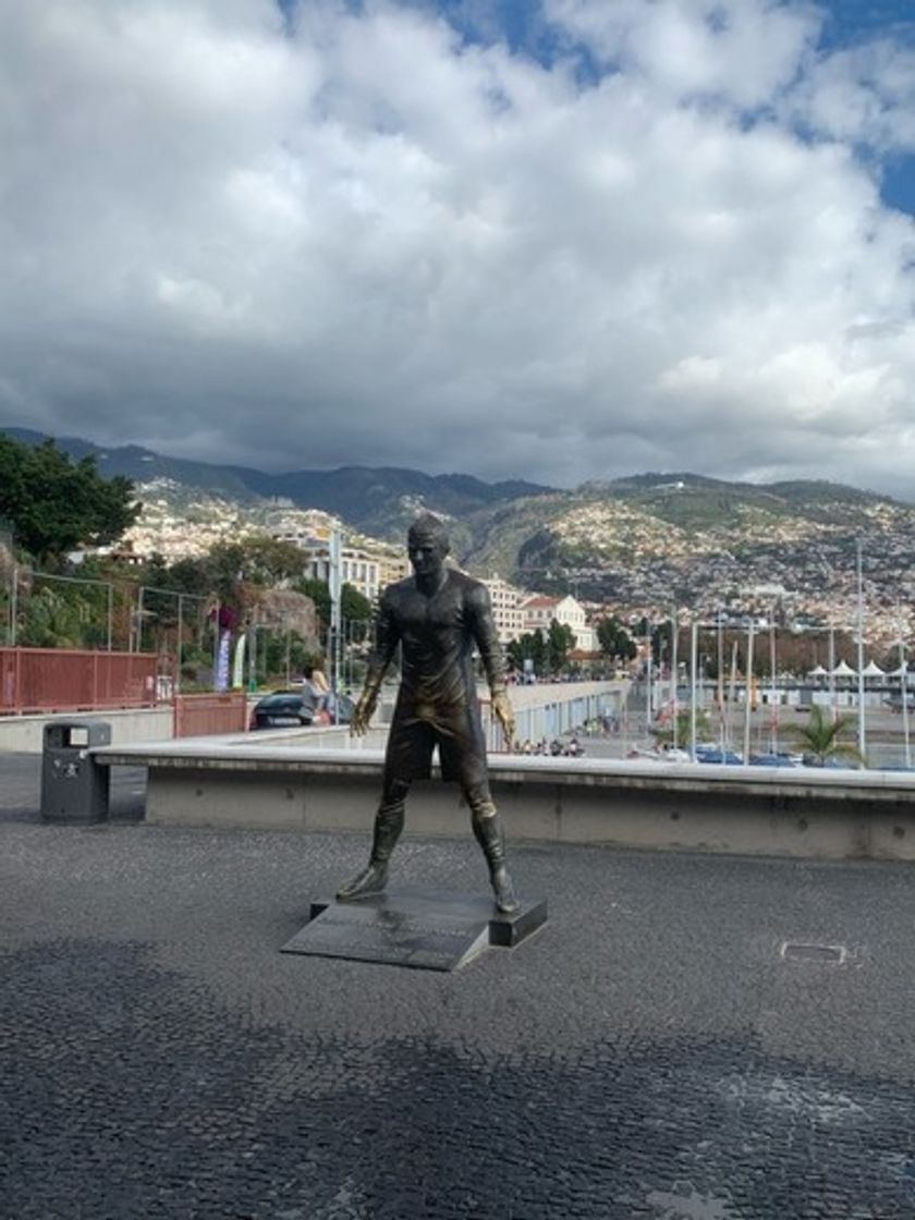 Lugar Estátua Cristiano Ronaldo