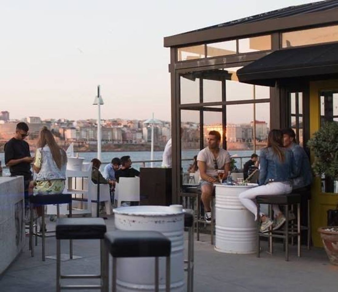 Restaurants MOOM 57