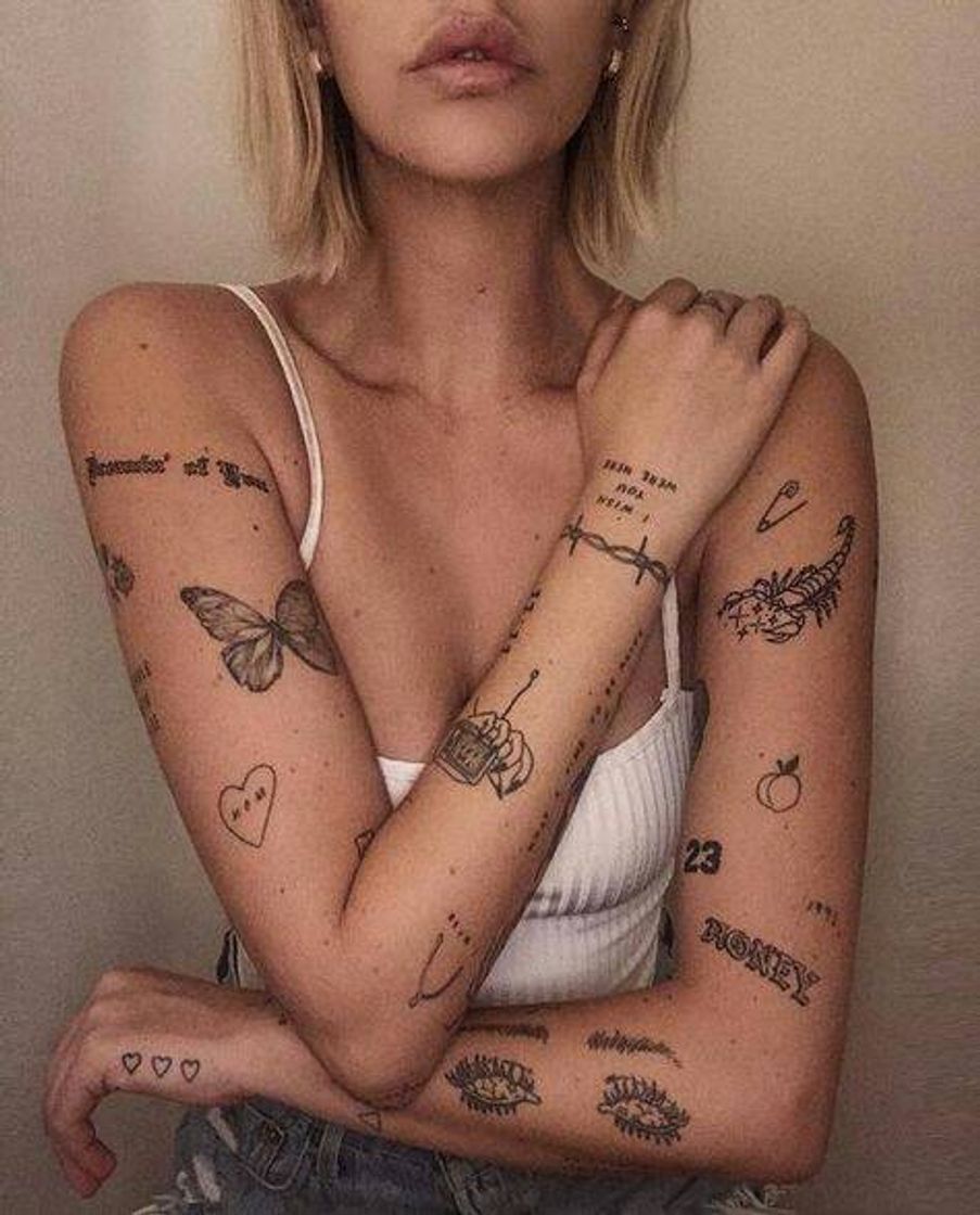 Moda Braço tatuado