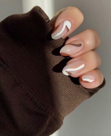 Nude nd elegant nails 