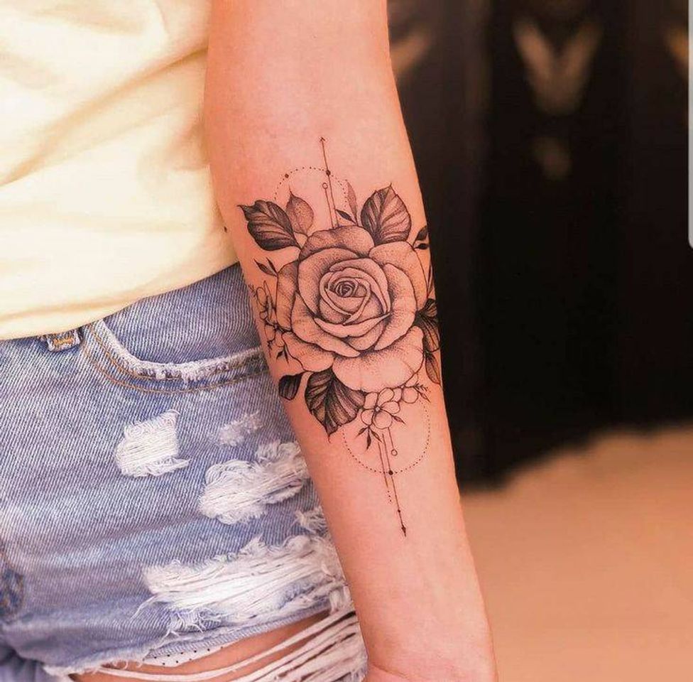 Social tatuagem de flor no braço 🌸