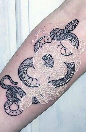 Tatuagem de cobra.