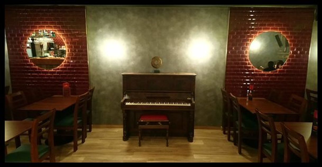 Restaurants Piano Bar