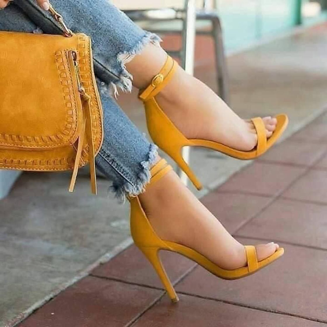 Moda 👠💛