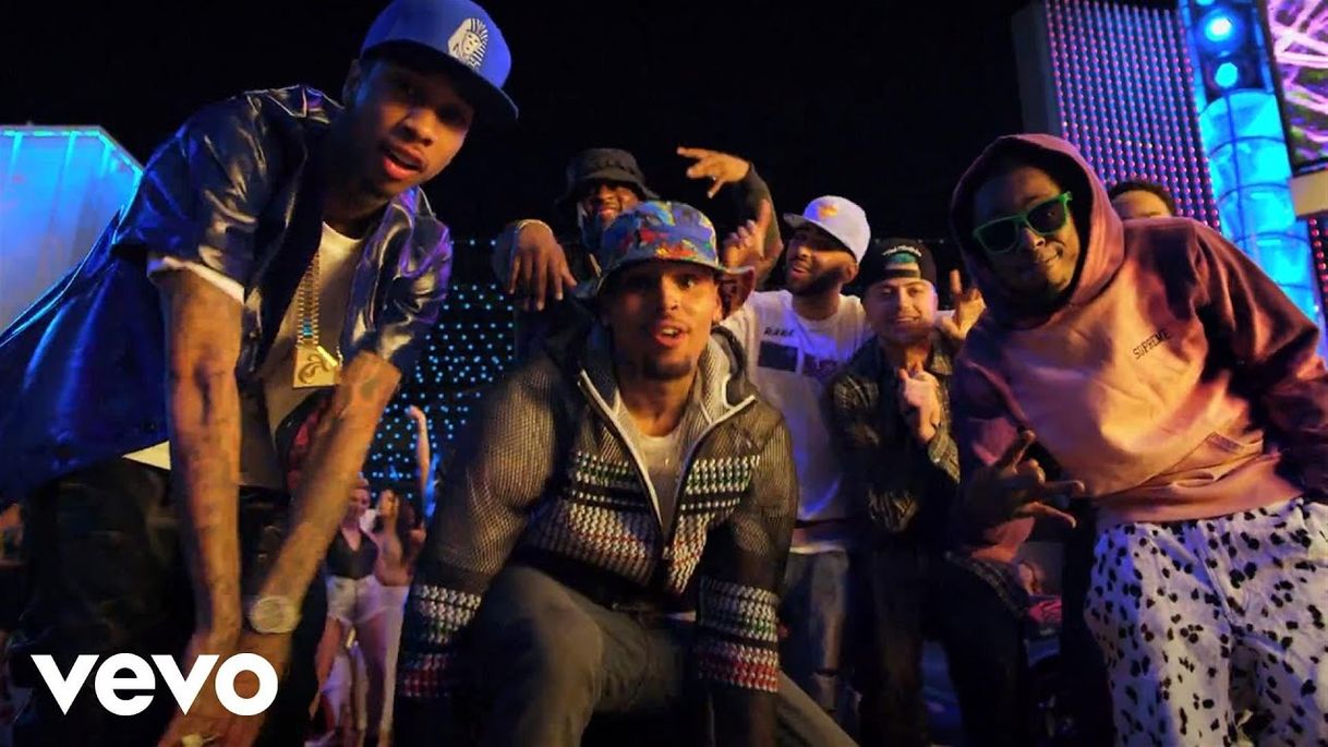 Moda Chris Brown ft Lil Wayne, Tyga - Loyal 